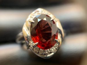 宝石の買取はザ・モール春日店(福岡県)にお持ち下さい!!