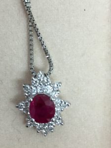 ルビーネックレス