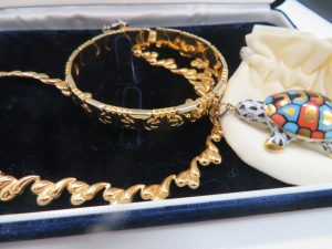 K18・プラチナ　貴金属アクセサリーをお買取りさせて頂きました。