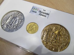 アテネオリンピックのメダル