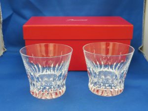 本日はバカラのペアグラスをお買取りさせて頂きました。