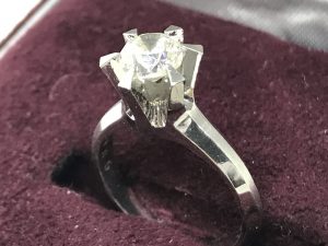 大吉国立店で1カラットのダイヤモンドをお買取りしました!!