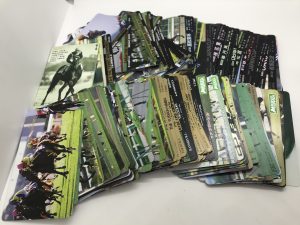 大量の競馬のテレカをお買取りしました大吉国立店です!!