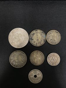 多摩平で様々な銀貨や古銭を売るなら『買取専門店大吉 イオンモール多摩平の森店』へ！！