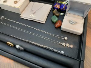 本日はお昼までで総ct.で約4.6ct以上のダイヤモンド買取!完全透明からカラーも姶良市・買取専門店大吉タイヨー西加治木店の買取査定力!