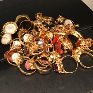 貴金属のお買取りは買取専門店大吉エスモール鶴岡店へ！