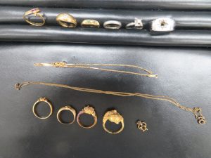 本日は貴金属のリング・ネックレスをお売り頂きました。