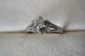一粒ダイヤのリングをお買取り致しました。買取専門店大吉ゆめタウン中津店(大分県)です。