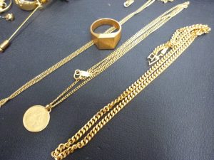 保管したままのネックレスや指輪をお持ち頂きました。買取専門店大吉ゆめタウン中津店(大分県)です。