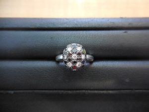 201116宝石がついた指輪のご査定は、大吉大橋店へ。