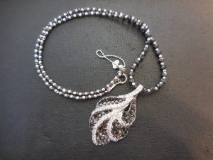 201212ネックレスなどのアクセサリーのお買取りは、大吉大橋店へ。