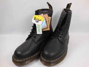 大吉鶴見店でドクターマーチン8ホールをお買取り致しました