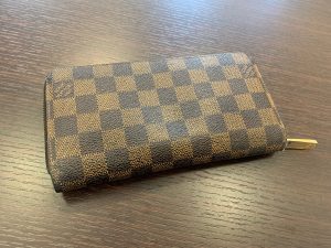 ヴィトン ジッピーウォレット