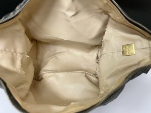 今回はFENDIのミニバッグをお買取させて頂きました！大吉橋本高野口店です！２