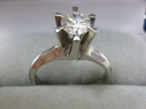 立て爪ダイヤモンドの指輪のお買取り致しました。買取専門店大吉ゆめタウン中津店(大分県)です。