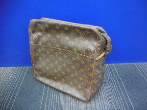 201214古いヴィトンのバッグは、大吉大橋店へ。