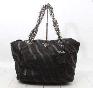 プラダ　チェーン　トートバッグ