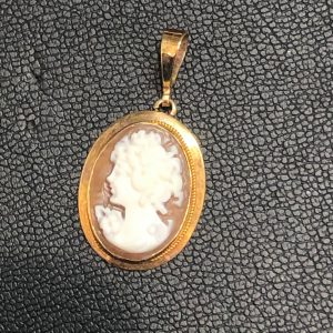 貴金属のお買取りは買取専門店大吉エスモール鶴岡店へ!