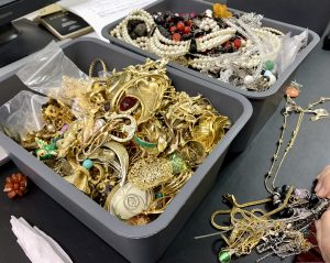 9ECC592D-A69B-4384-992A-B874ED1AD3BC_1_201_a