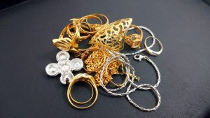 貴金属大量お買取りします!18金の指輪やネックレスなどぜひ買取専門店 大吉 イオン古川店にお任せください!