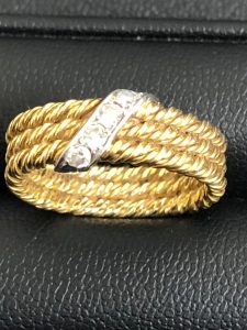 FD8A3E9B-298F-4F20-837B-A6BEF1205142