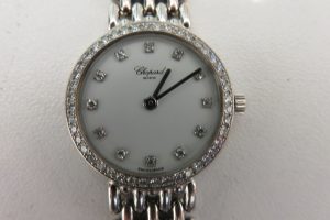 ダイヤ付きのショパールの クラッシク時計のお買取の 買取専門店大吉東急プラザ新長田店です
