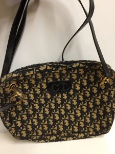 Dior バッグはどれだけボロボロでも買取可能👌大吉 アクロスモール春日店(福岡県)