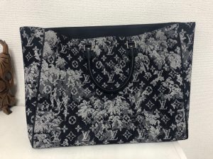 64D6861F-71C3-49AB-AFA7-E89811755A34