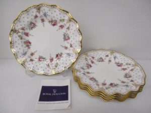 ブランド食器高価買取致します。生駒駅すぐの買取専門店大吉グリーンヒルいこま店です。