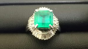 エメラルドのリングを高価買取致します!福岡県の大吉アクロスモール春日店