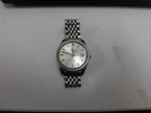 オメガ売るなら買取専門店大吉JR八尾店。オメガ、ロレックスなどの時計は古くてもお買取します。