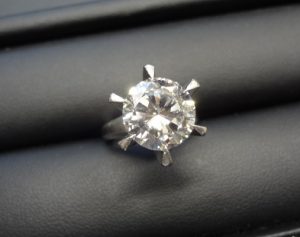 ダイヤモンドをお買取り致しました♪大吉ミレニア岩出店です!ダイヤモンドをお買取り致しました♪大吉ミレニア岩出店です!