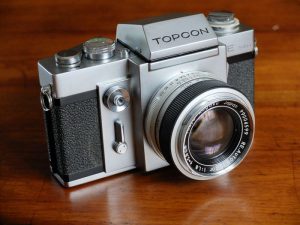 一眼レフのフィルムカメラを売るなら小田急線近くの買取専門店大吉町田店へ！