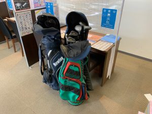 玄関隅に使わずそのまま…なゴルフ用品は、埃を取らずも◎!そのまんまで姶良市・買取専門店大吉タイヨー西加治木店へどうぞ!