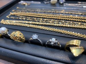 遺品整理の相見積もり大歓迎!本日は貴金属の相見積もりで見事、ご選択を頂いた姶良市・買取専門店大吉タイヨー西加治木店!