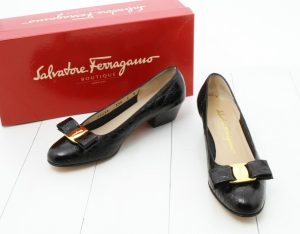 フェラガモ ヴァラ レディースパンプス