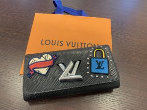 ヴィトン エピ ツイストバッチ