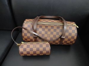 ヴィトンをお持ち下さい。買取専門大吉八尾店です。やっぱりヴィトンは、高いとご満足頂ました。