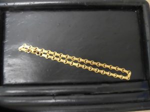 重たいから買取専門店大吉JR八尾店へ金のネックレスをお売り頂きました。使っていない貴金属を買取専門大吉八尾店へ。