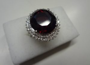 ガーネットのリングをお買取り致しました♪大吉ミレニア岩出店です!ガーネットのリングをお買取り致しました♪大吉ミレニア岩出店です!