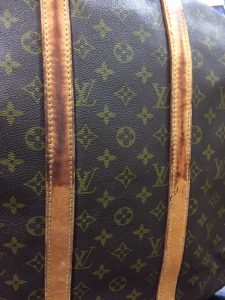 ヴィトンの変色等あるバッグも買取している大吉イオンタウン鈴鹿店です！