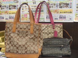 驚き桃の木皆様ご存知ブランド品!COACHのバッグもお客様大満足のお買取!姶良市の買取専門店大吉タイヨー西加治木店です!