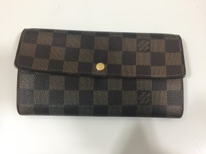 使い古されたヴィトンのダミエの長財布も買取している大吉イオンタウン鈴鹿店です!