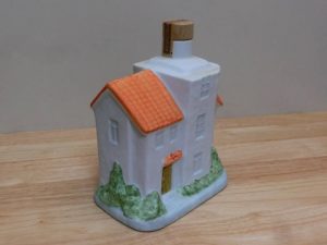 大吉 MEGAドン・キホーテUNY美濃加茂店はサントリーのワールドハウスボトルをお買取りしました。