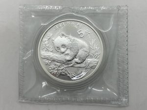 大吉国立店で中国のパンダ銀貨をお買取りしました!!
