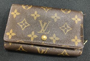 040CE48A-CDEA-4FFF-A818-FC39EE4F934E