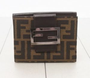 フェンディ ズッカ柄財布