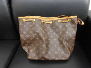 大阪の八尾でヴィトンを売るなら買取専門大吉八尾店。ヴィトン、シャネルなどのブランドバッグは、買取専門大吉八尾店へ。