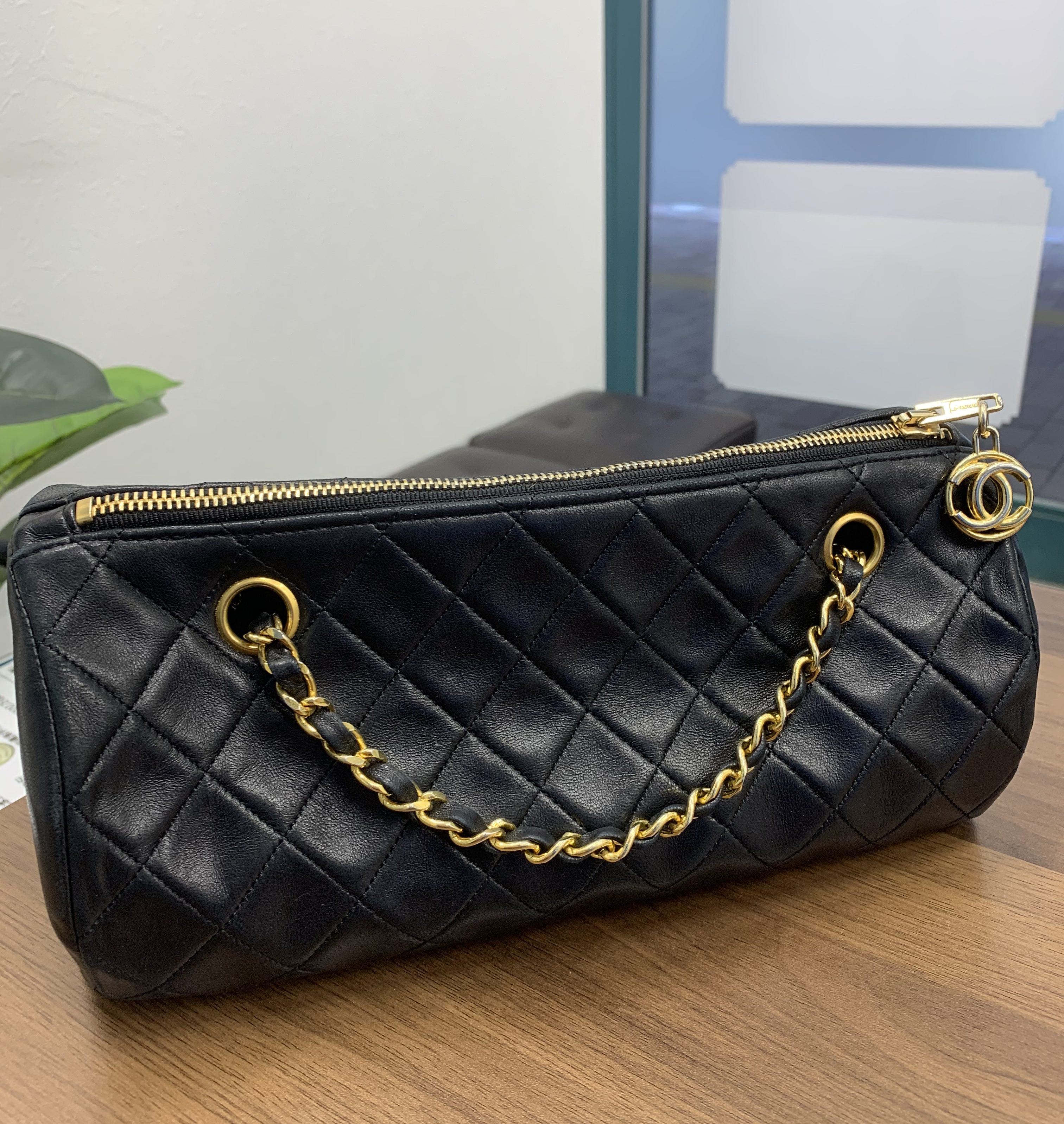 CHANELのチェーンバッグ