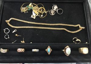 貴金属大量持ち込みで買取価格大幅UP!買取専門店大吉新宿本店